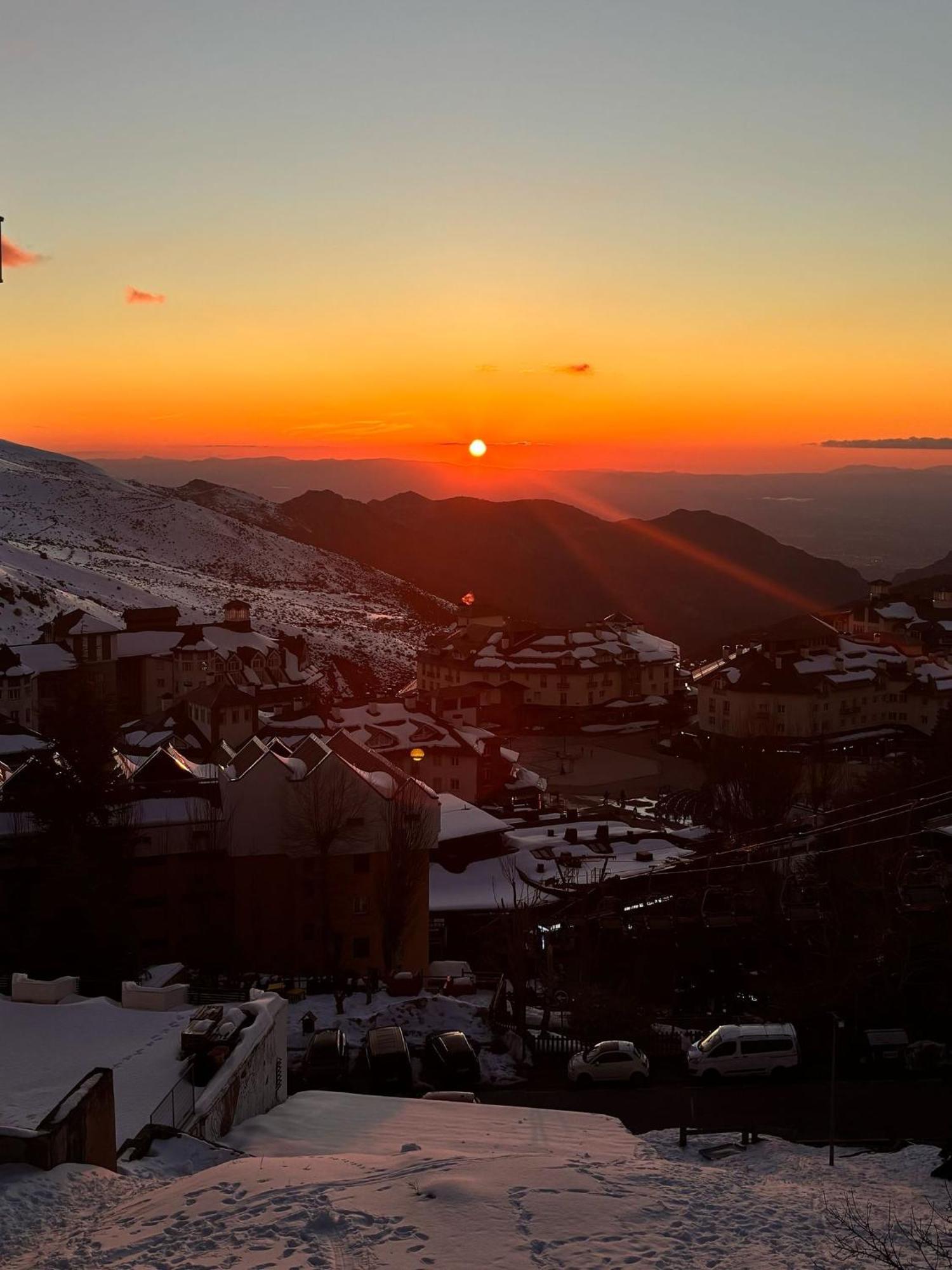 Miramar Elite Ski Con Parking Сиера Невада Екстериор снимка